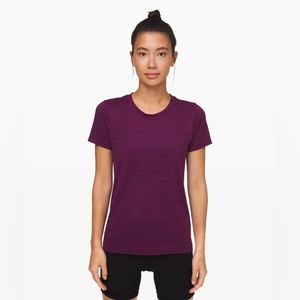 Lululemon breeze by squad t shirt size 4 burgundy